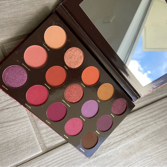 HIPDOT eyeshadow palette - Picture 1 of 4